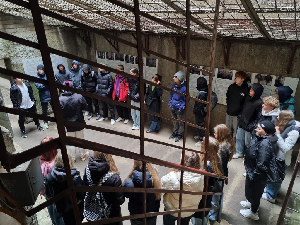 9.klašu mācību ekskursija uz Okupācijas muzeju un Stūra māju