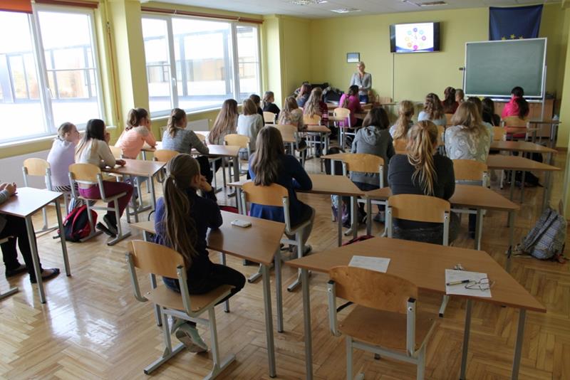 Starp mums meitenem 01